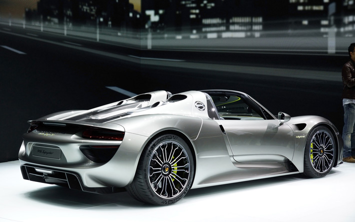 “The 918 Spyder embodies the essence of the Porsche idea.”